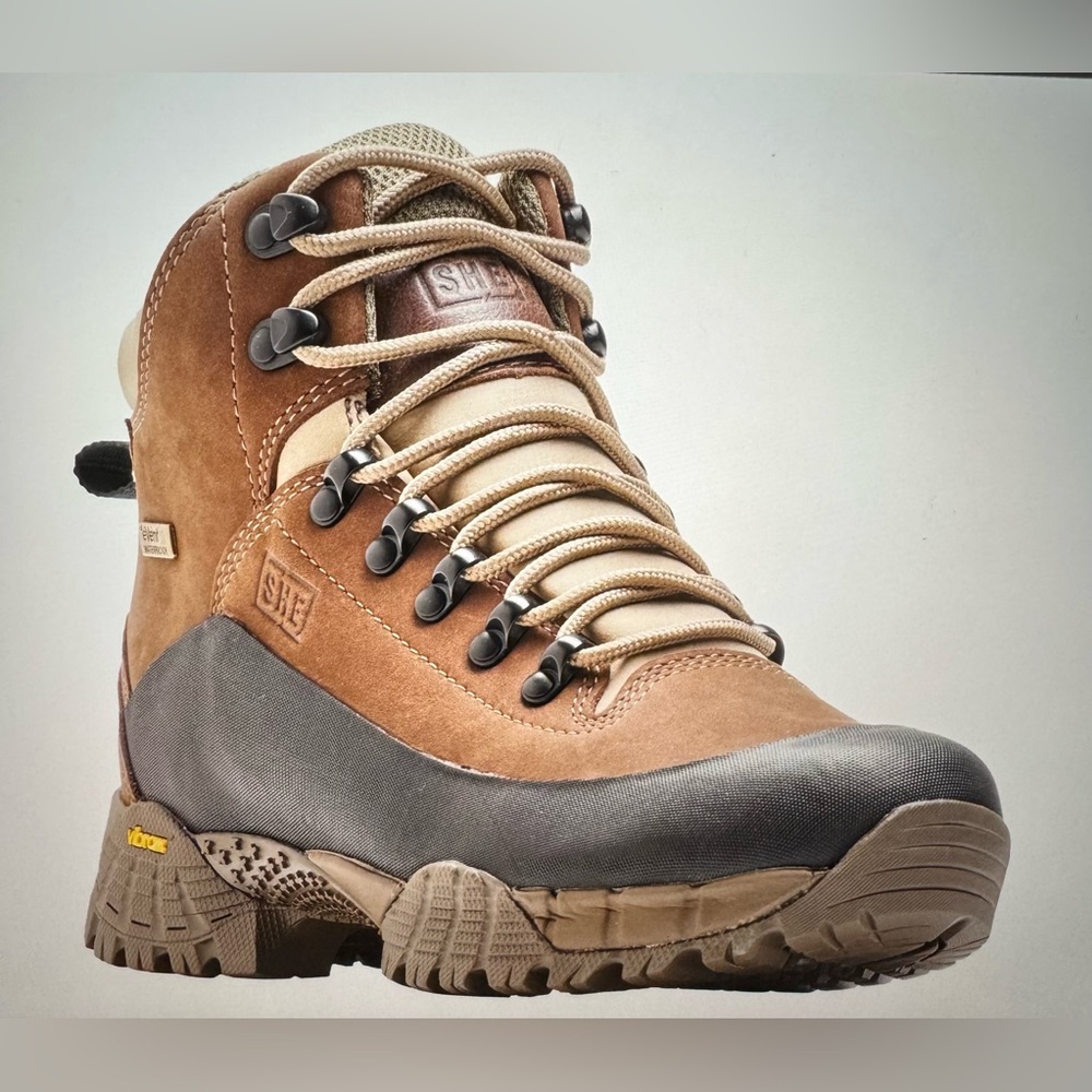 Women’s SHE Leather Waterproofed Hiking/Hunting Boots - Brown- 9M. - Picture 2 of 11